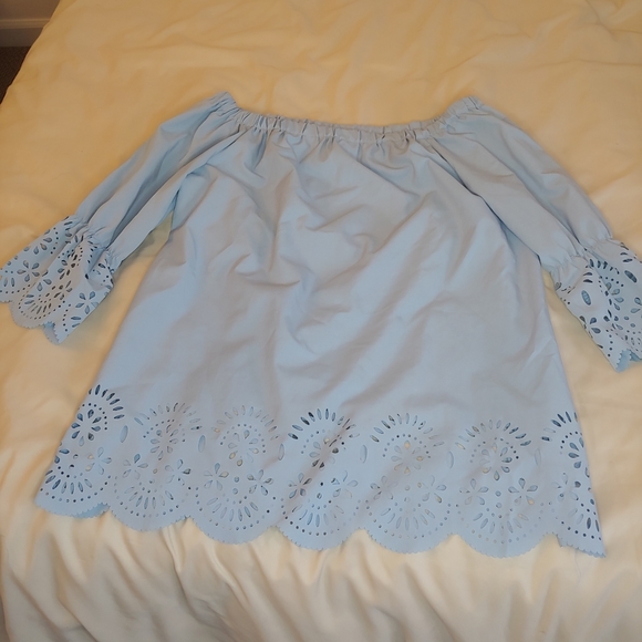 Laser cut out off the shoulder top - Picture 4 of 7